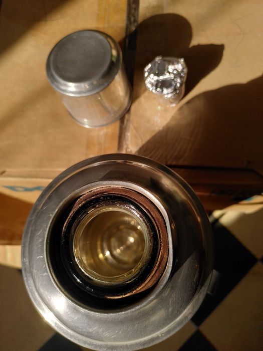 Термос, соковыжималка алюминиевая и мелкая посуда