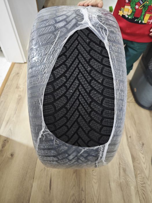 Anvelope Bridgestone blizzak 265 35 20 99w