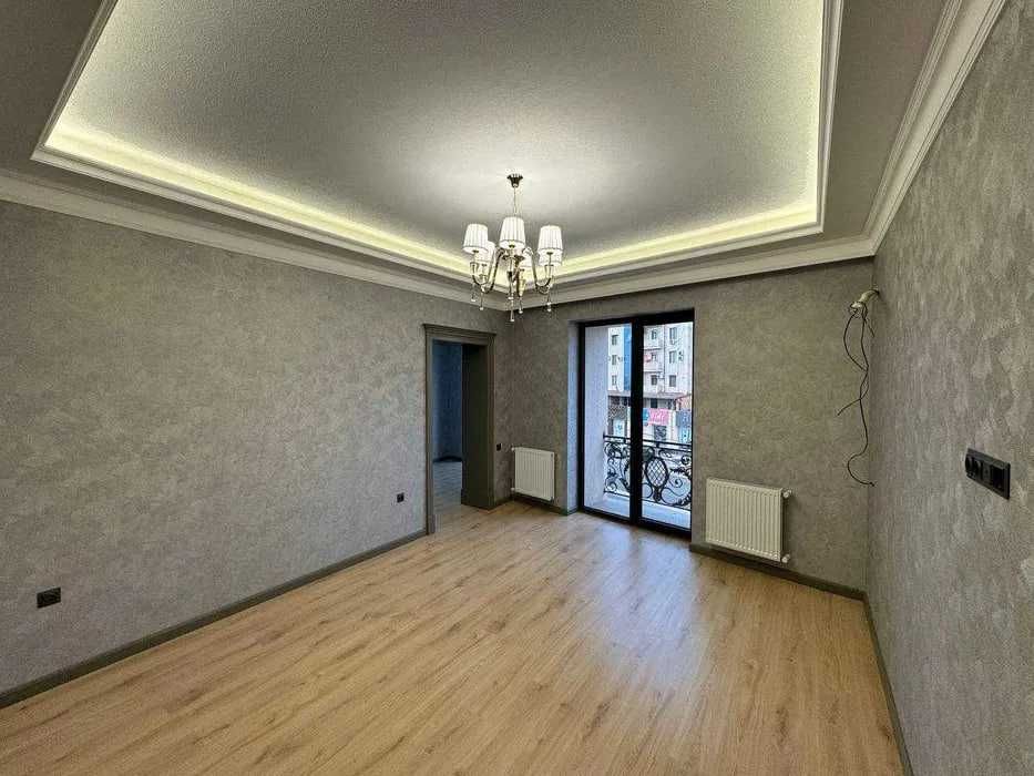 3 xonali, 3/3, yevro ta’mirlangan, Gulzor KIA Avtosalon`