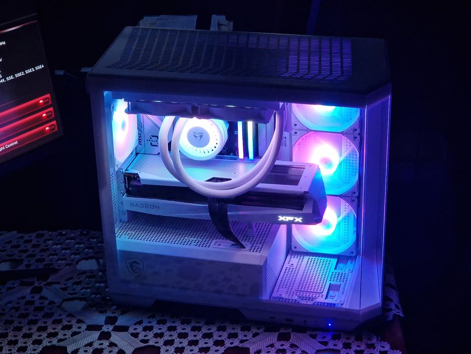 PC Gaming Ryzen 7 7800X3D, RX 9070 XT 16GB, 32GB DDR5 CL30, 1 TB SSD