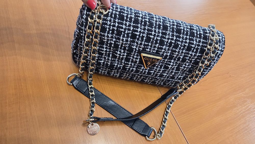 Нова чанта GUESS