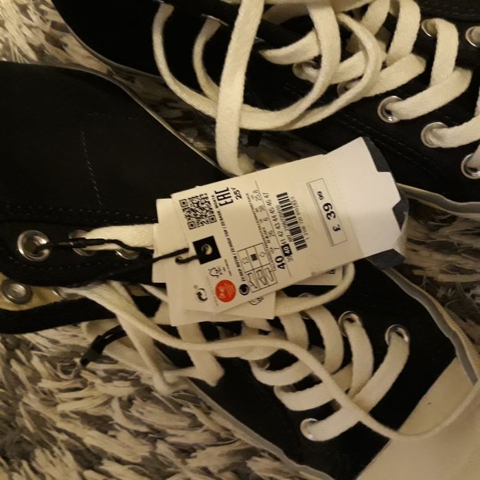 Bascheti din piele intoarsa, mar 40, marca Zara