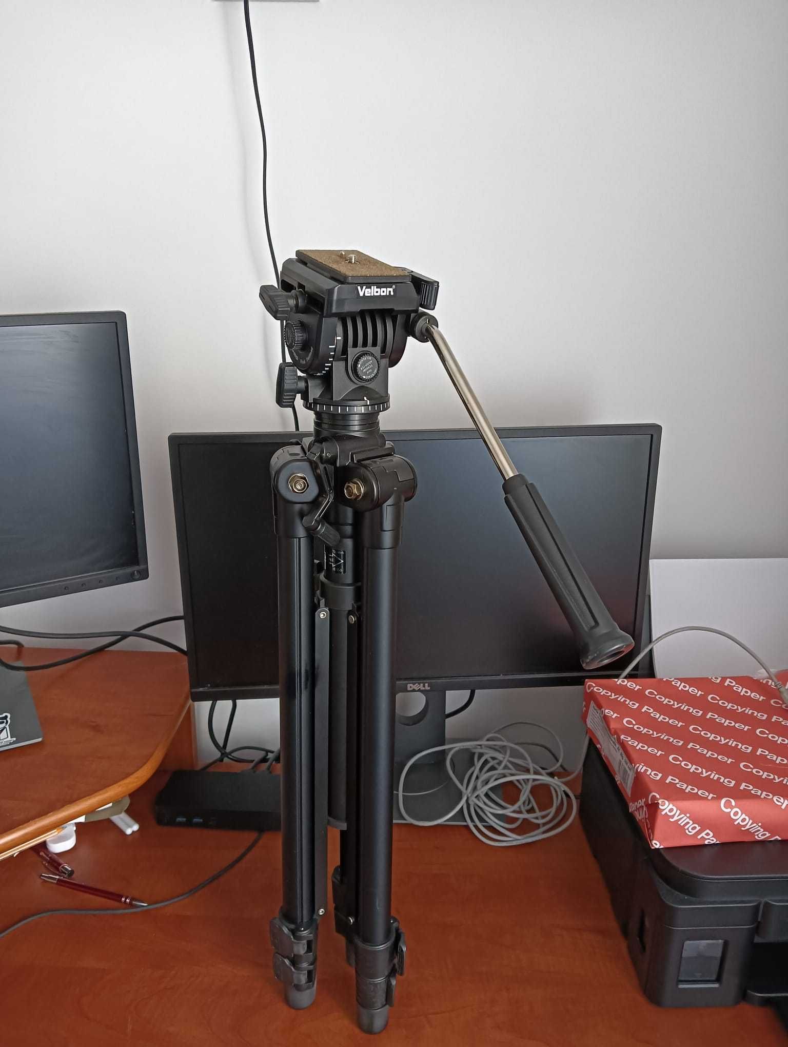 Tripod Velbon DV-7000N, stare impecabila, folosit extrem de putin