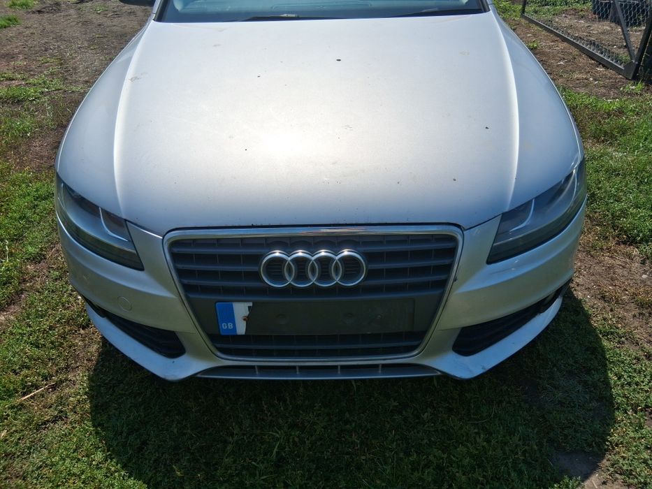 Bara fata audi a4 b8 completa  in stare foarte buna