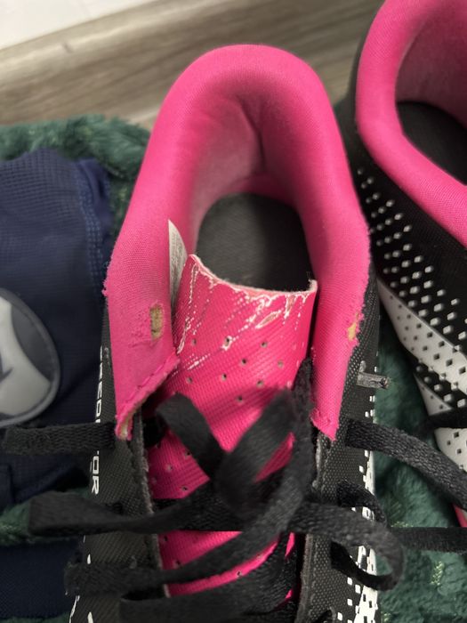 Vând ghete fotbal adidas predator
