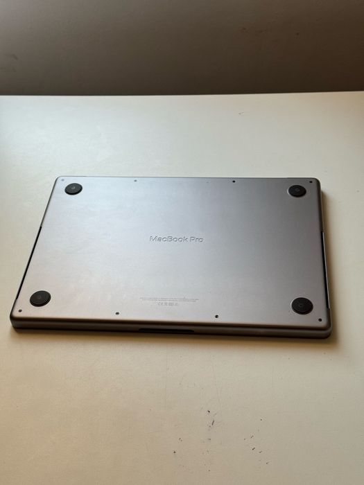 Macbook Pro 14” | M1 MAX | 64GB | 2TB