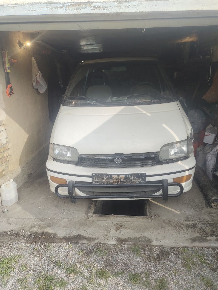 Ниссан Серена nissan Serena