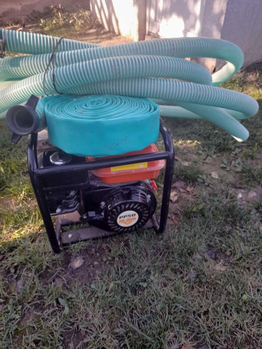 Vând  motopompa ruris plus doua  furtune de 10 metri