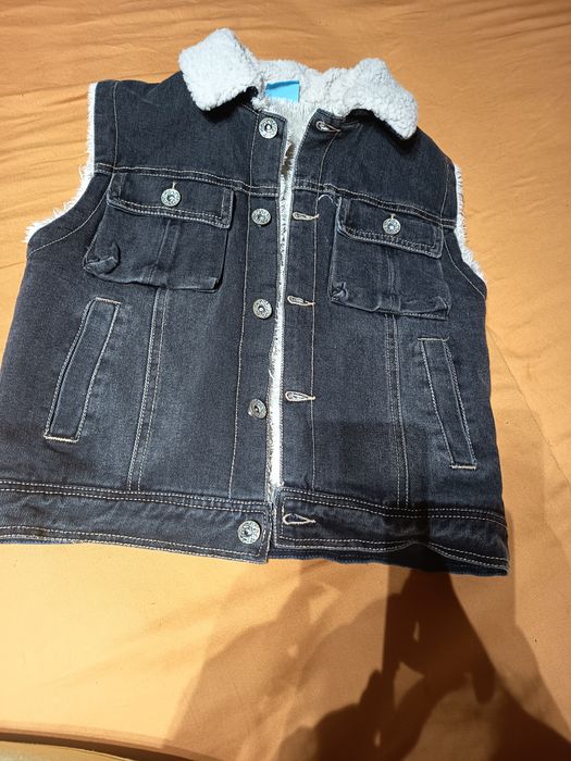 Vând vesta blana  de băiețel