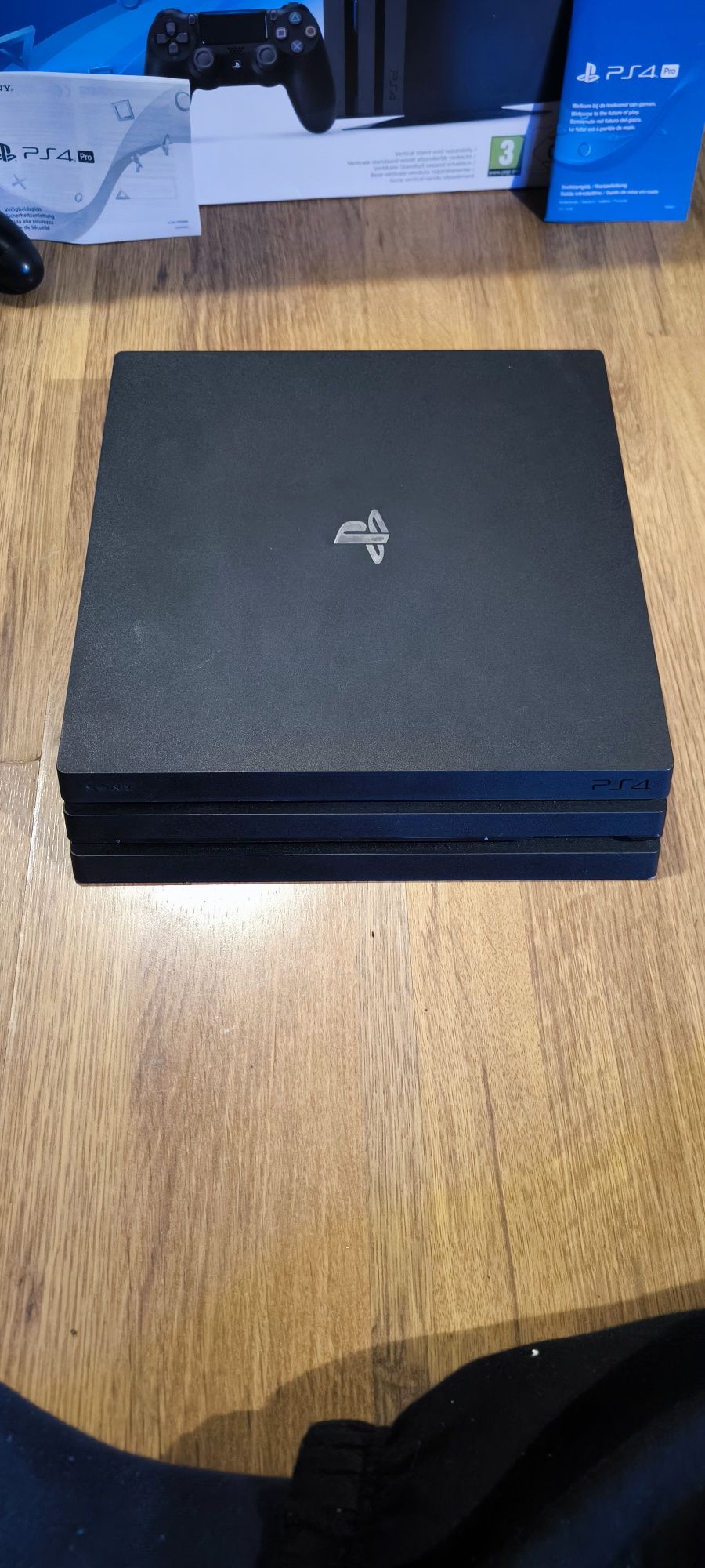 Play Station 4 Pro 2TB