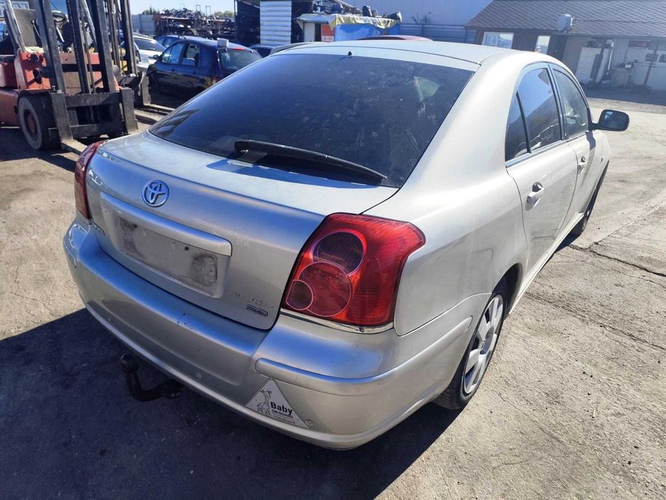 Toyota Avensis Т25 2.0 - 147к.с - 2003г. на части