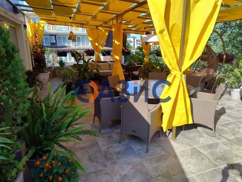 Мезонет с огромна тераса в затворен комплекс в Слънчев Бряг, България