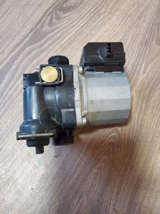 WILO Циркулационна помпа за газов бойлер