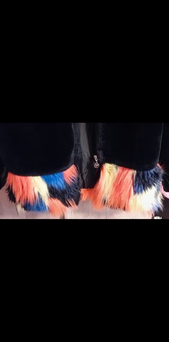 Blanita fete cu blana multicolora