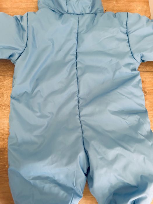 Зимен космонавт за бебе 68 см с вградени ръкавички и чорапче