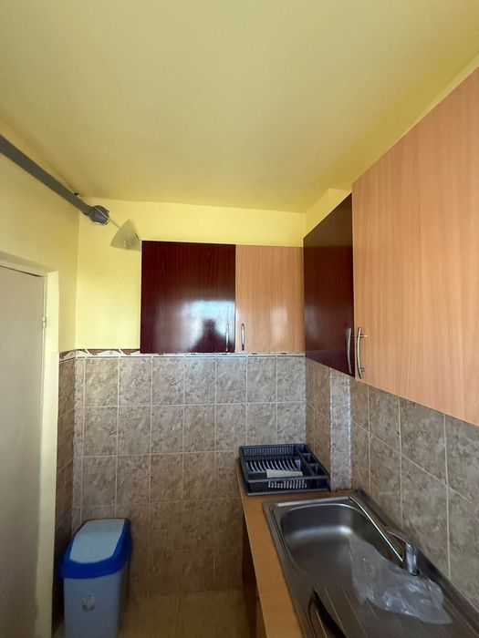 Inchiriez garsoniera con 1