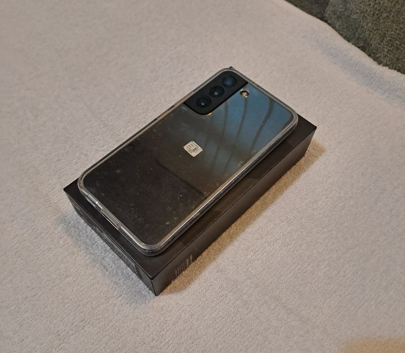 Vând Samsung S22 FullBox + 2 Huse