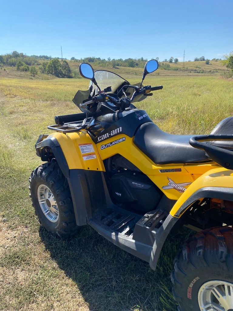 Vand ATV marca Can Am cu servo