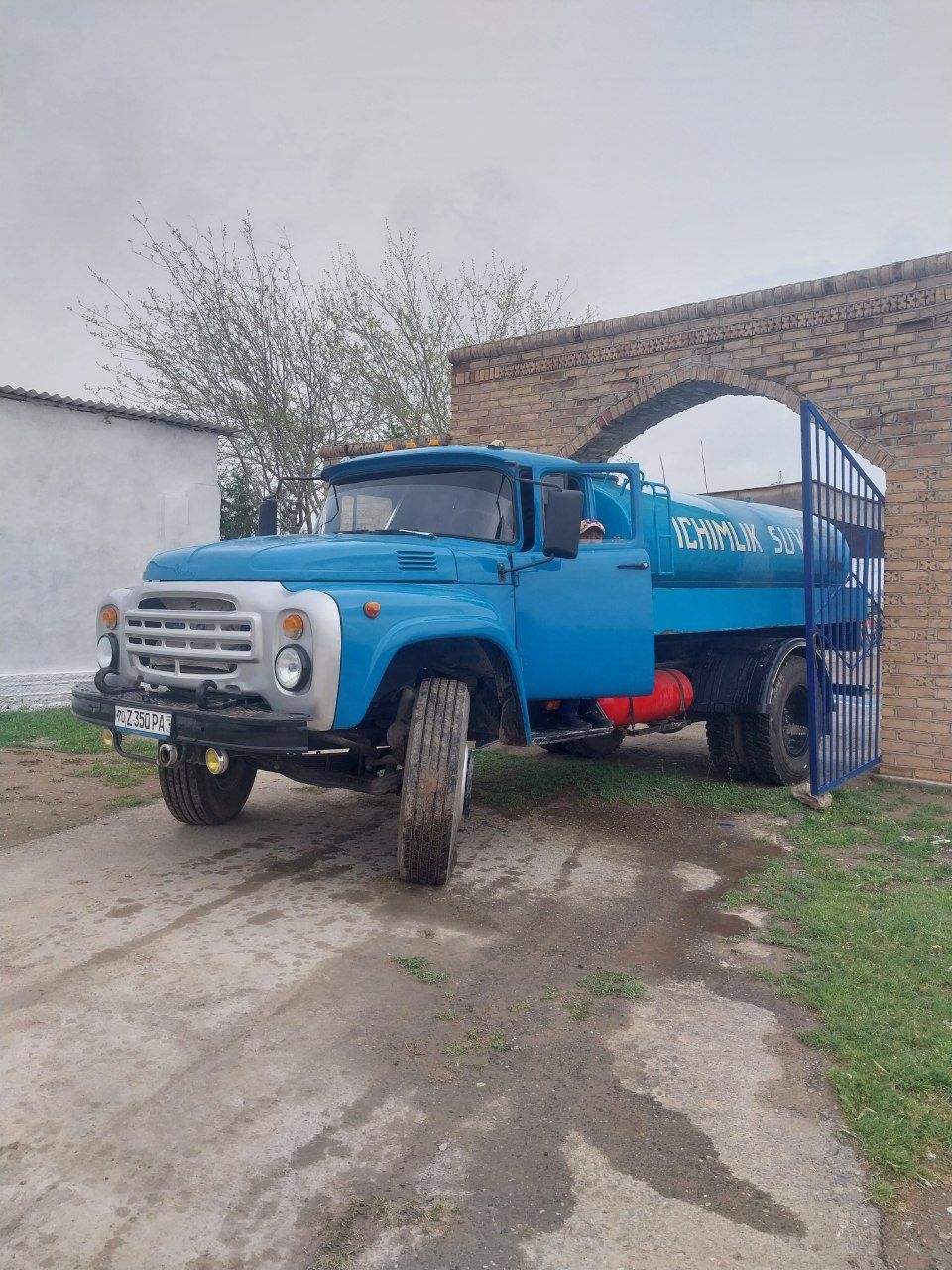 Zil moshina 1989 yil