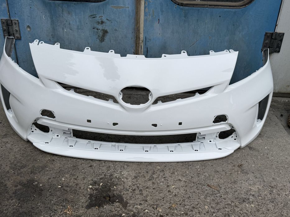 Bara fata Toyota prius 3 plug in hybrid ,alb