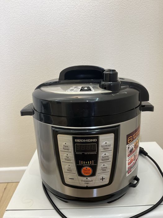 Срочно продам мультиварку REDMOND