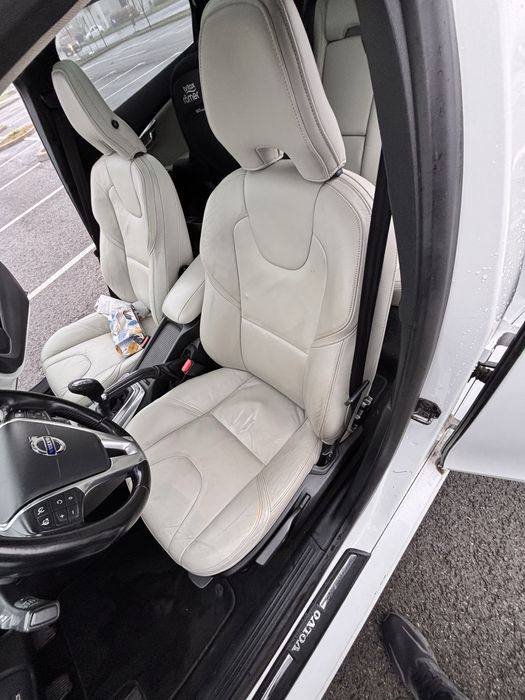 Volvo V40 D4 Summum 1984cm - 177cp - 5 cilindri