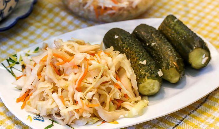 Квашеная капуста,бочковые огурцы