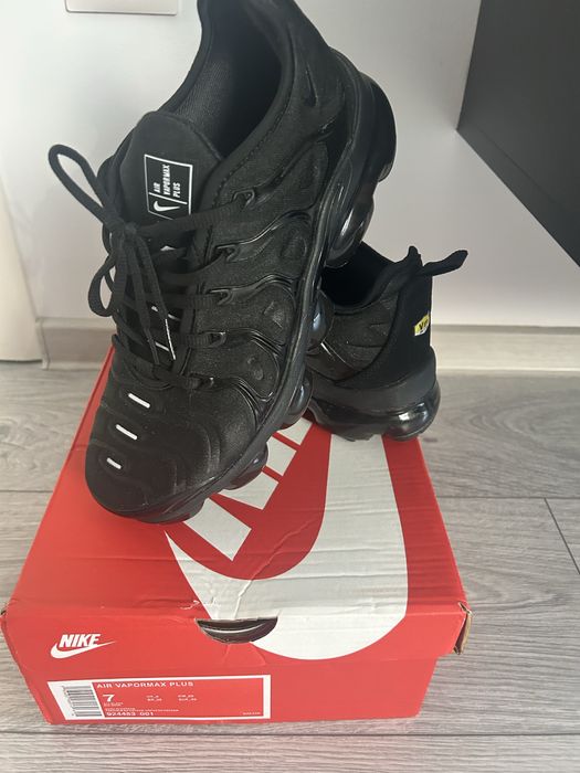 Adidasi nike vapormax