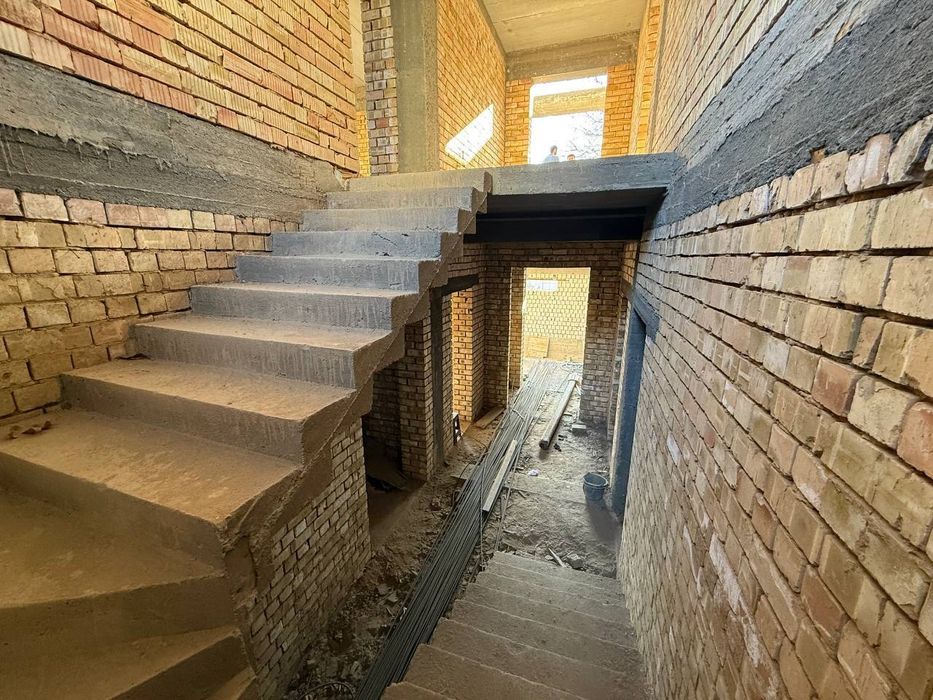 Продается дом 3 соток, 7 комнат, ор-р: центр Луначарского