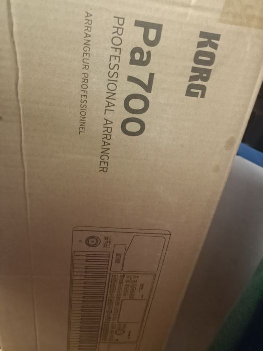 Vând korg pa700 nou nouț cu cutie