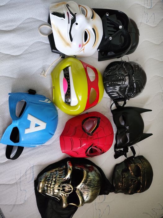 Колекция маски за игра