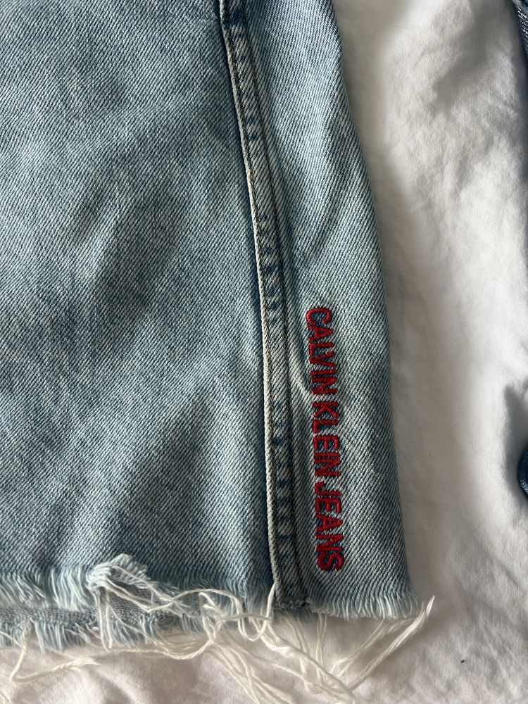 Пола Calvin Klein