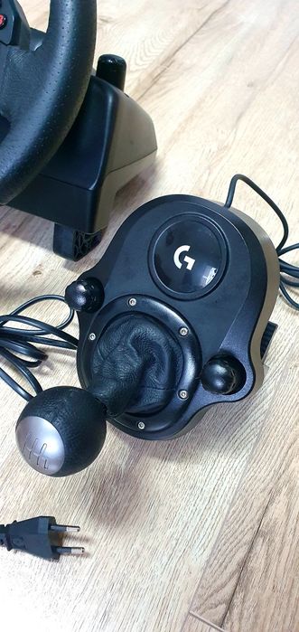 Gaming Volan Logitech G920 Volan+pedal+schimbător+adapter 

Funcționea