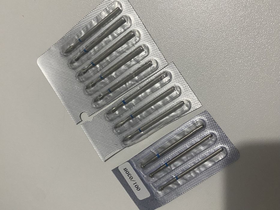 Продам фрезы новые, с синей насечкой