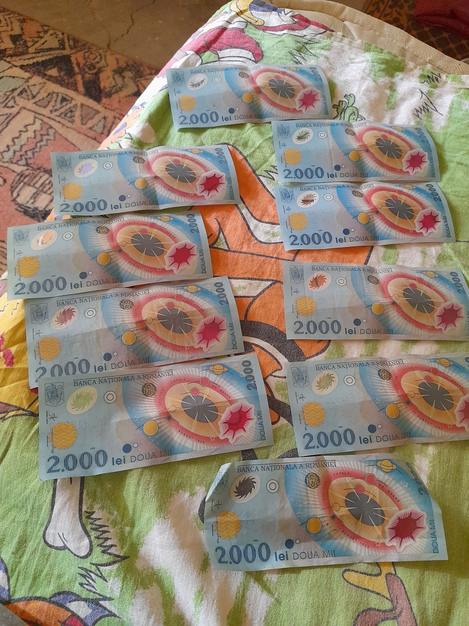 10 bancnote cu eclipsa din 1999 la preț de 50 lei bucata