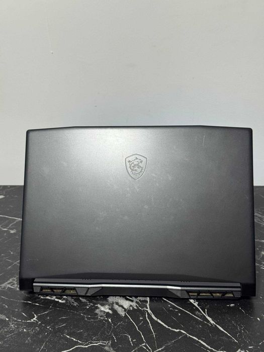 Kuchli Igravoy Noutbuk MSI Thin