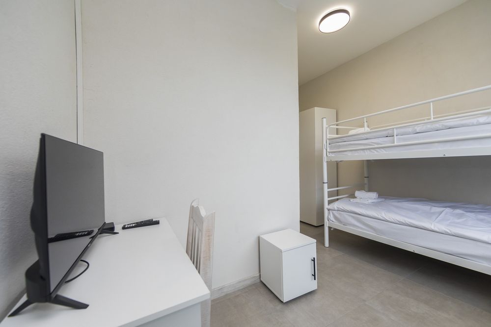 Стаи за работници и групи