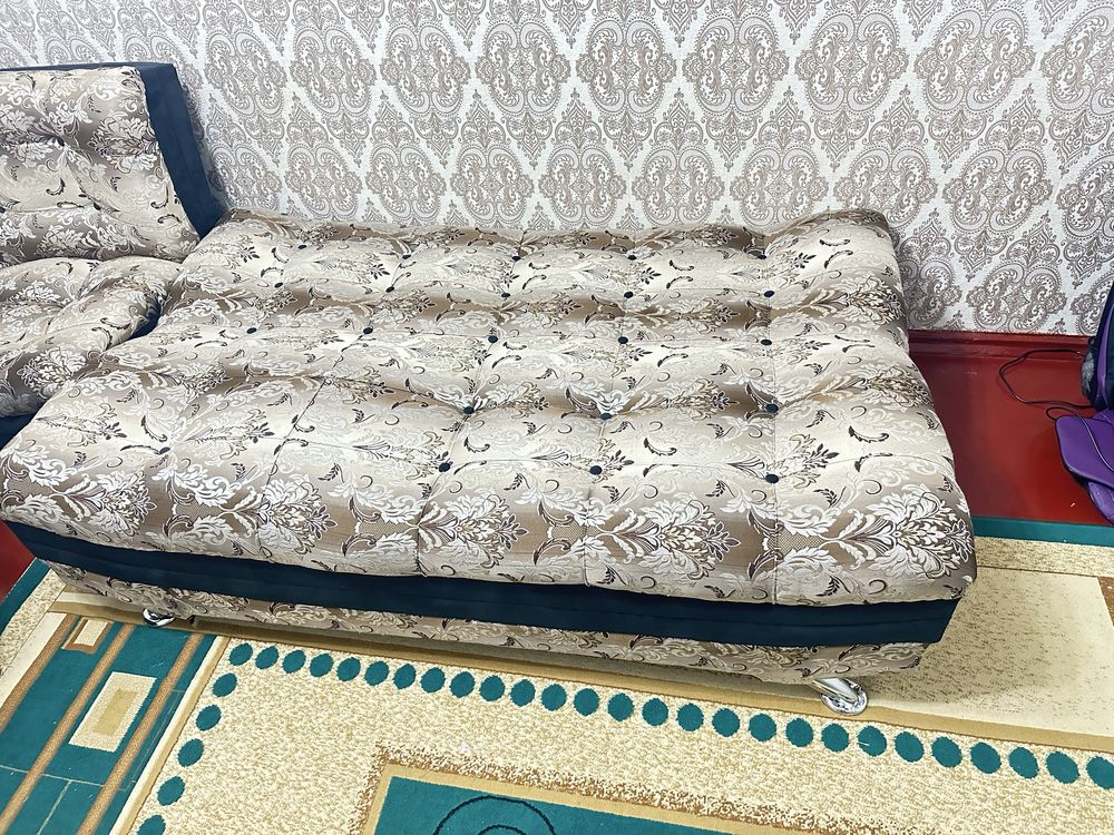 Продаю диваны в хорошем состояние