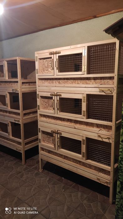 Quyon va tovuq qush uchun qafaslar