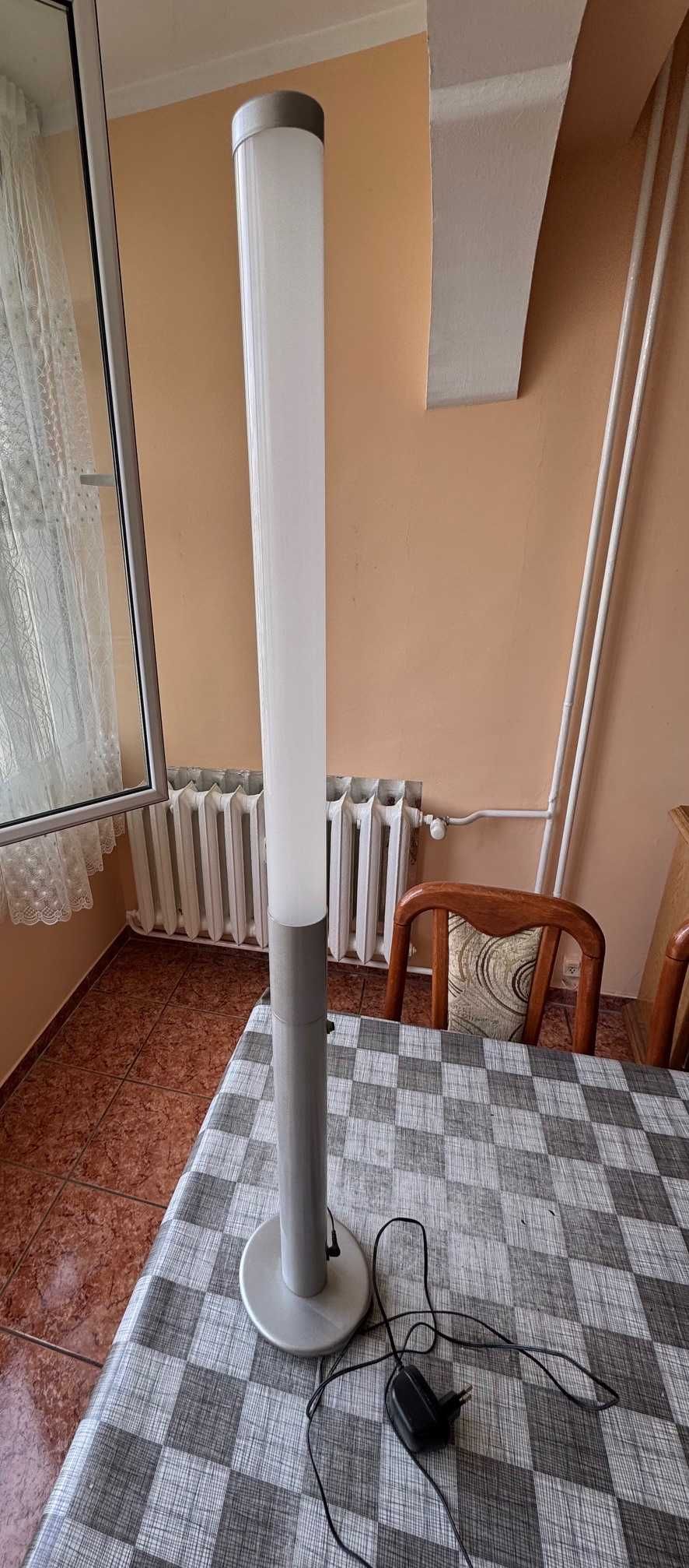 Лампа със сменящи се цветове