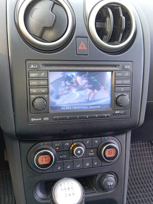 Nissan Qashqai + 2 anul 2010 2.0 Diesel