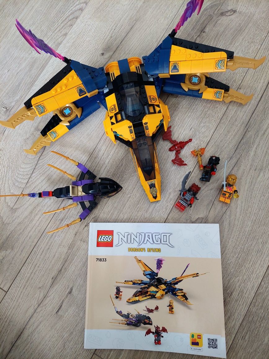Lego Ninjago vehiculele lui Arin