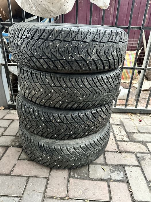 185/65/15 зима шипы Ykohama