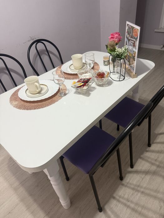 Стол и 4 стулья 25000