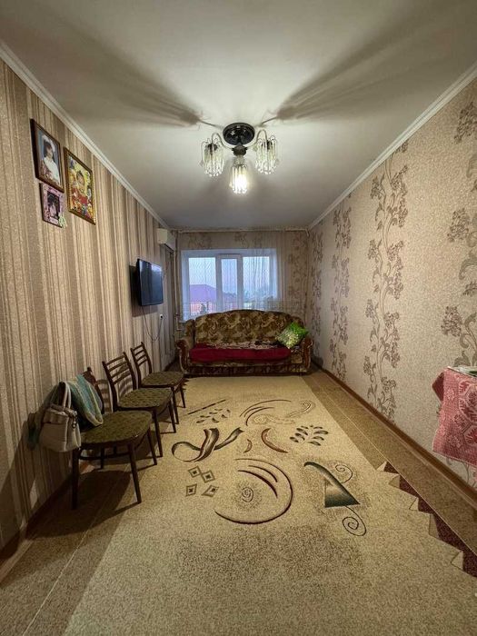 Продаётся 1 - комнатная квартира в 11 микрорайоне