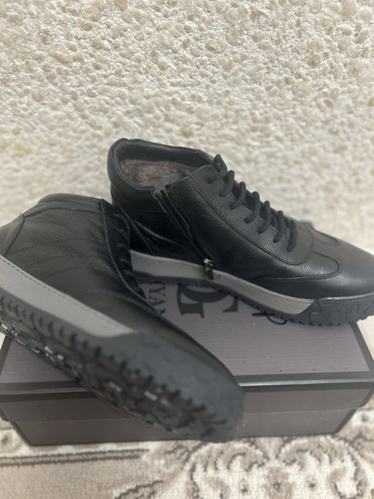 Продам зимние мужскую обувь