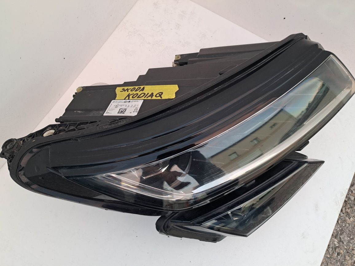 Десен фар Skoda Kodiaq Full Voll Led Шкода Кодиак фарове