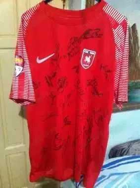 Tricou cu autografe CSC 1599 Șelimbăr -- banii merg la un baiat bolnav