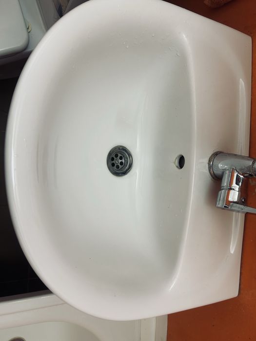 Продам раковину тюльпан