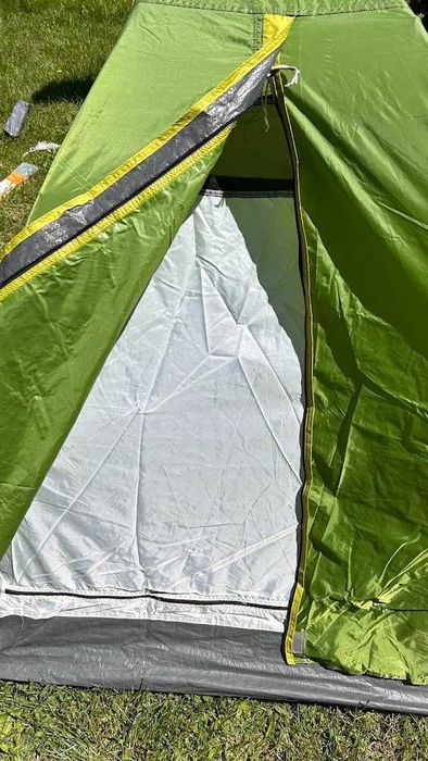 Cort Quechua 2 persoane